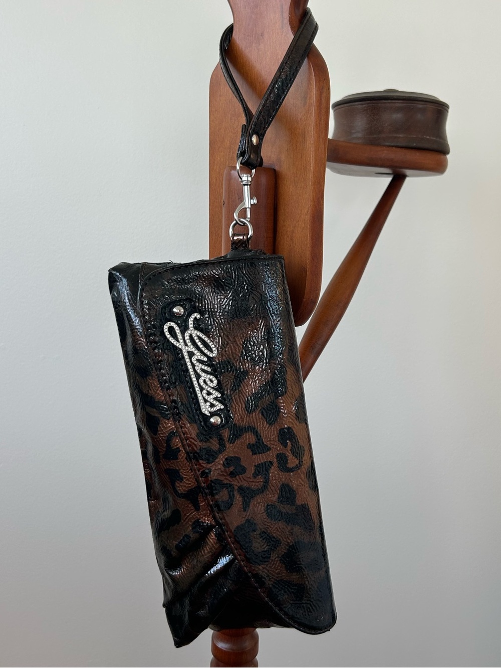 Vintage Y2K Guess Golden Brown Leopard Patent Leather Wristlet Clutch